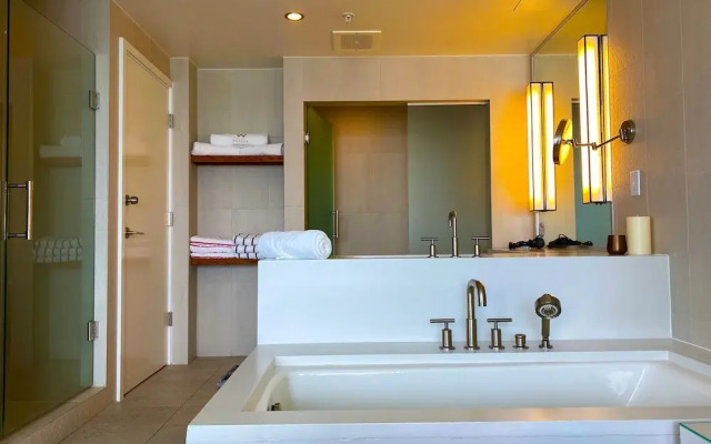 OneLuxStay at W Residences