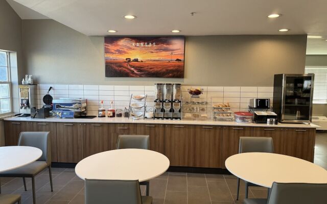 Microtel Inn & Suites by Wyndham Independence