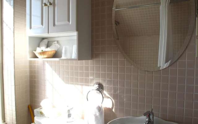 Brigantine Inn & Suites