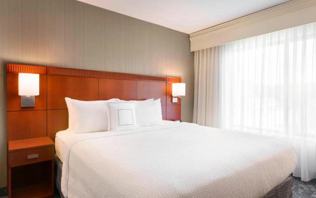 Courtyard Bloomington Normal