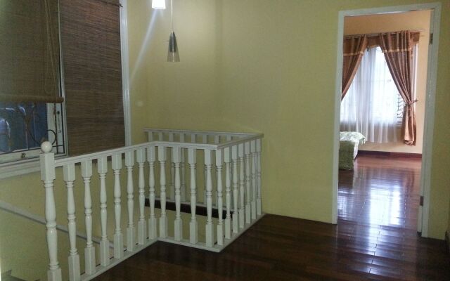 Villa Kota Bunga Cosmos