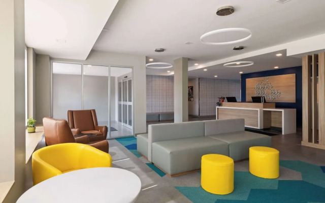 Microtel by Wyndham Lachute