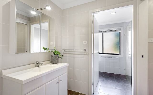 Indah Pantai, 84 Lentara Street