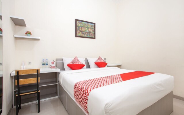 Oyo 1295 Linns Family Residence