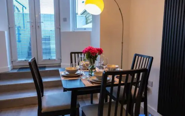 Sunbeam House Apartment 1