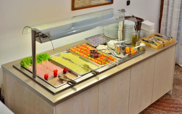Elena Beach Hotel