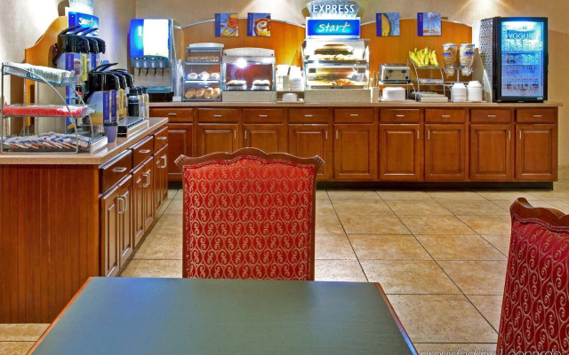 Holiday Inn Express Memphis Medical Center Midtown by IHG