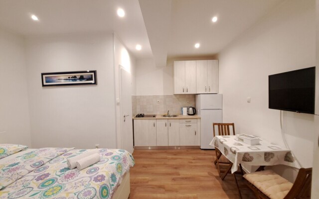 Studio Leo Apartment