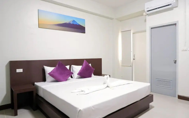 C Room Extra at Airport