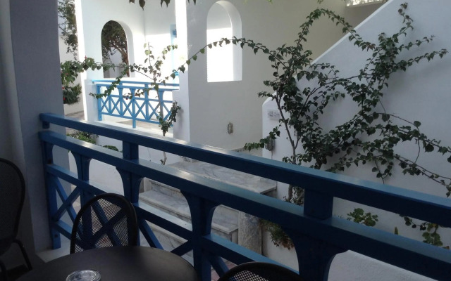 Kamari Beach Hotel