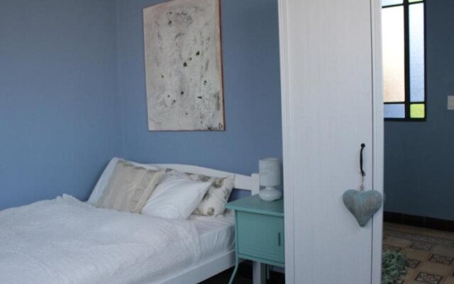 Remus-Art Hostel