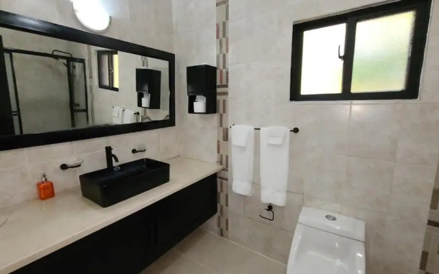 Spacious Private 7 Bedroom - Bachelor s Welcome