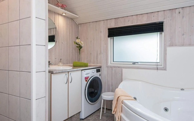 6 Person Holiday Home in Hemmet