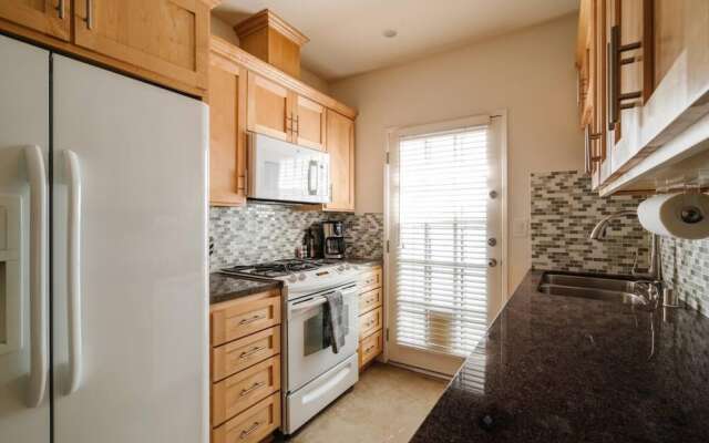 Hollywood Hills Sunset Strip Home w Hottub