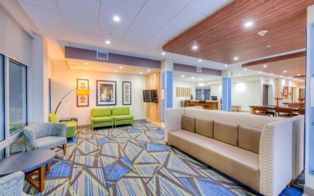 Holiday Inn Express & Suites Remington by IHG