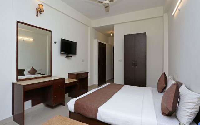 OYO 13243 Hotel City Castle