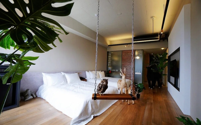 Thinker Hotel