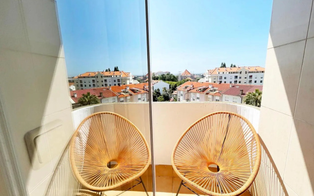 Yellow House Aveiro Free Netflix and garage