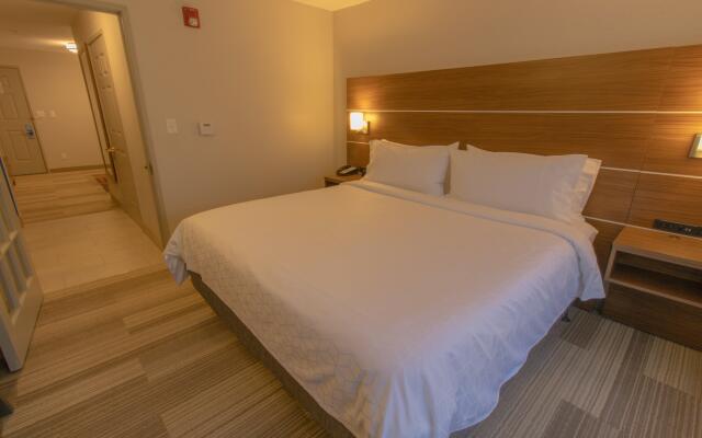 Holiday Inn Express and Suites Manassas by IHG