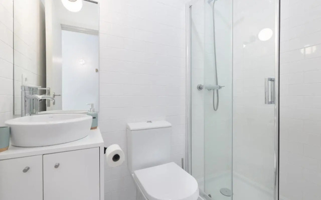 Vibrant flat by São Bento w/balcony - Loureiro140