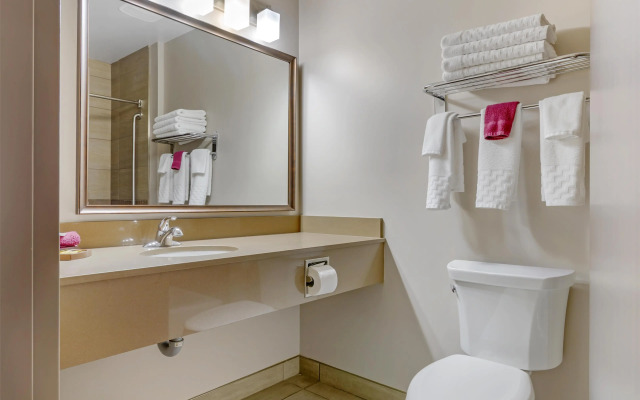 Best Western Plus Winnipeg West