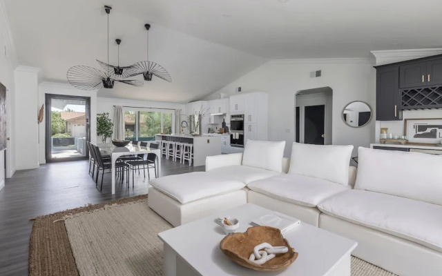 Old Town Fashion-pool-putting Green-bbq Grill