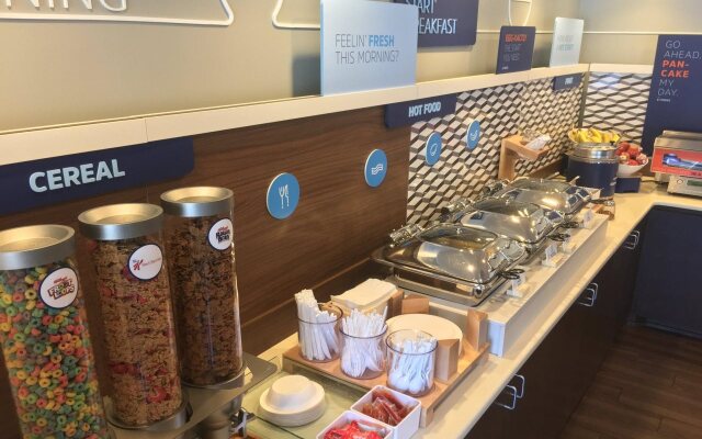 Holiday Inn Express Defuniak Springs by IHG