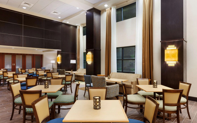 Hampton Inn & Suites Camp Springs/Andrews AFB