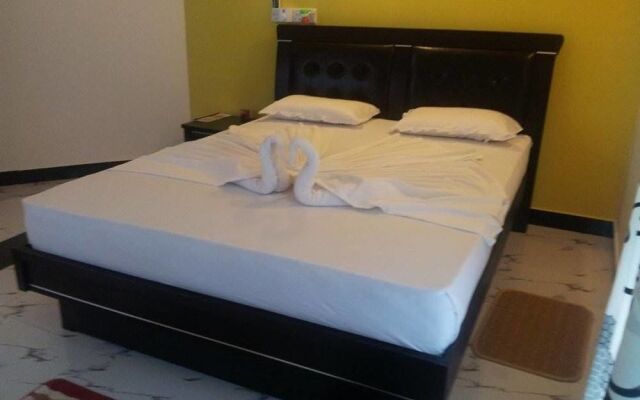 Yala Hotel River Front