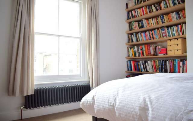 1 Bedroom Apartment Near O&#39;connell Street