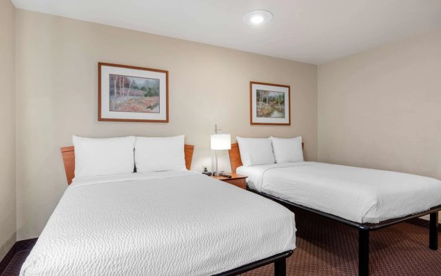Holiday Inn Express Hotel & Suites Huntsville - University Drive