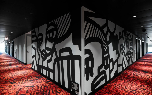 citizenM Los Angeles Downtown