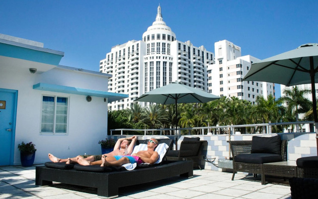 Aqua Hotel & Suites