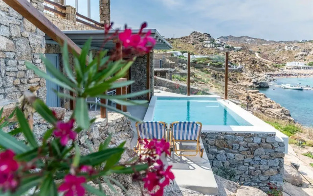 Etesians Suites & Villas