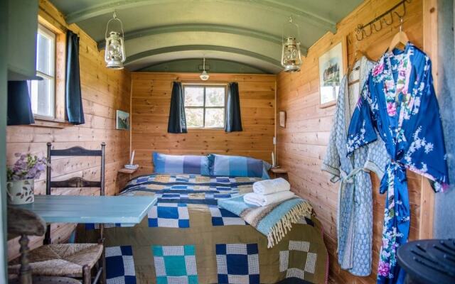 Abbey Shepherds Hut, Eye