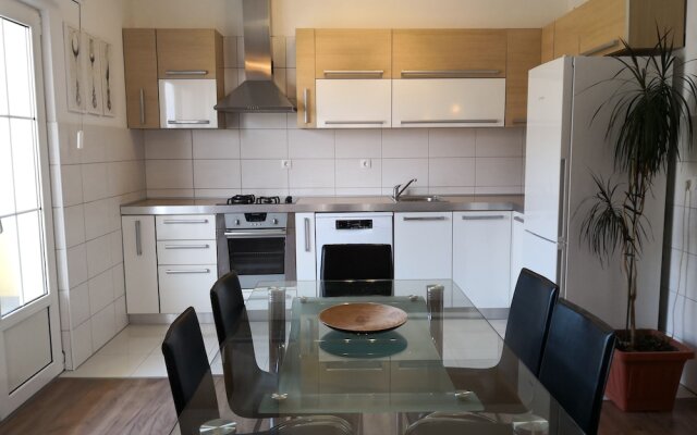 King Apartment4 Star Accommodation for the Price of 3