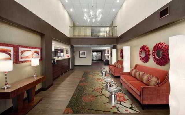 Hampton Inn Charleston-Southridge