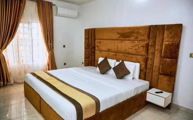 247 Luxury Hotel & Apartment Ajah