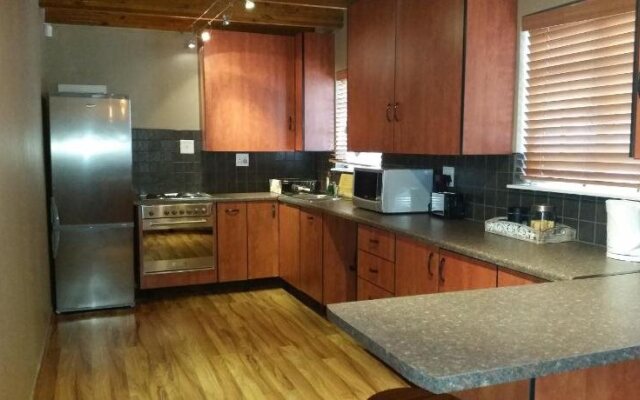 Six Valk Avenue Guest House