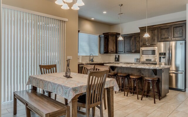 Zion's Point 3 Bedroom Apts by RedAwning