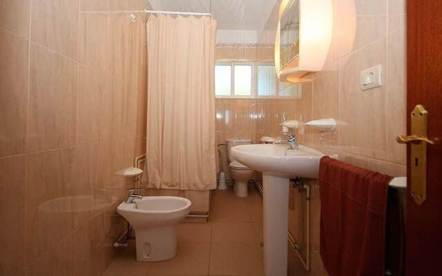 Apartment in Larino A Coruna 102060