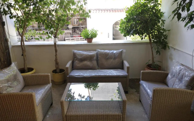 George Central Apartment