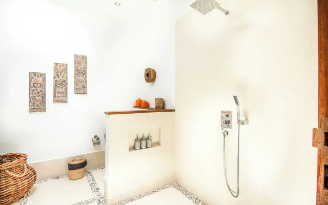 Modern 4 BR Villa 400m to the Beach in Canggu