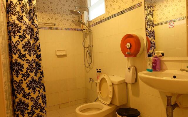 Finlay House - Hostel