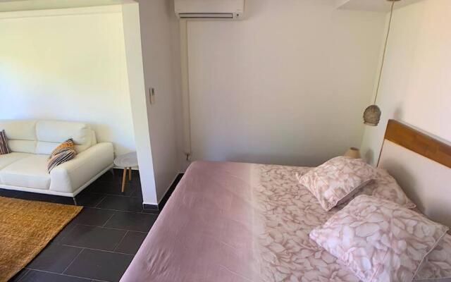 Studio Design (3*) avec vue mer et piscine