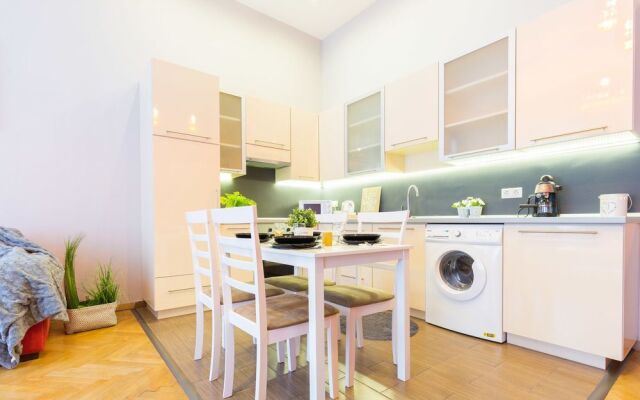 Real Apartments Revay