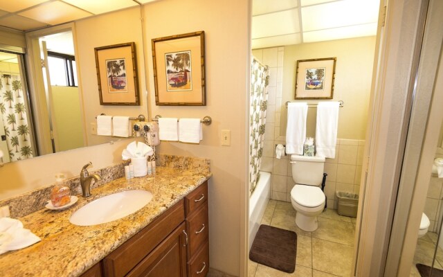 Kaanapali Shores Studio 642 Studio Bedroom Condo by RedAwning