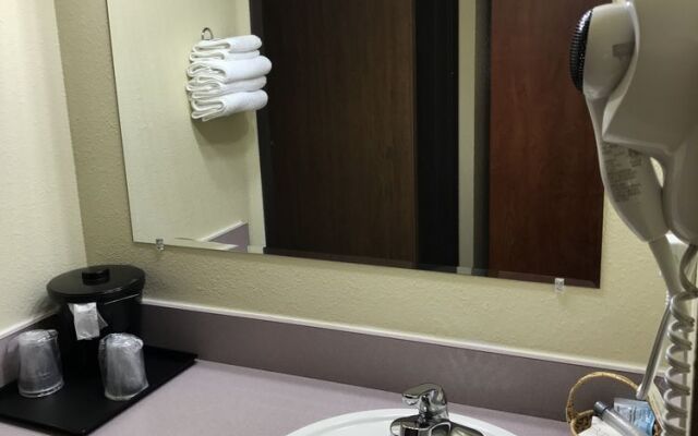 FairBridge Inn & Suites Kellogg