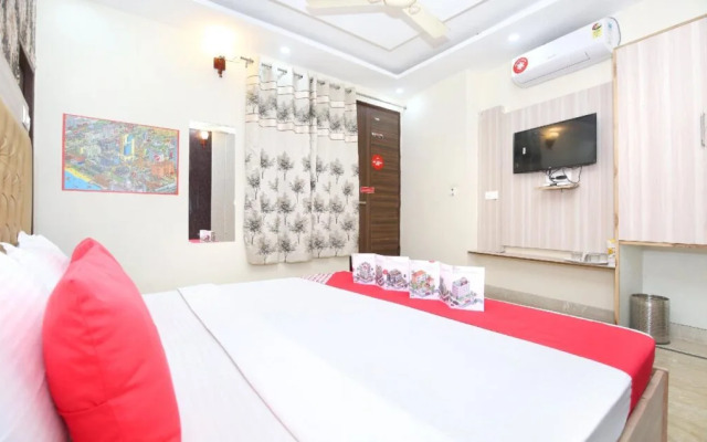 OYO 17207 Hotel Purple