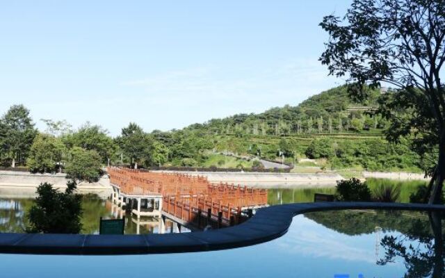 Freely Hover Long Shan Hotel